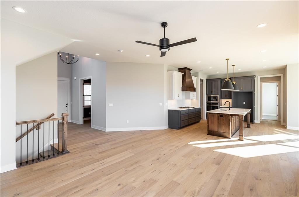 18504 Windsor Street — photo 13