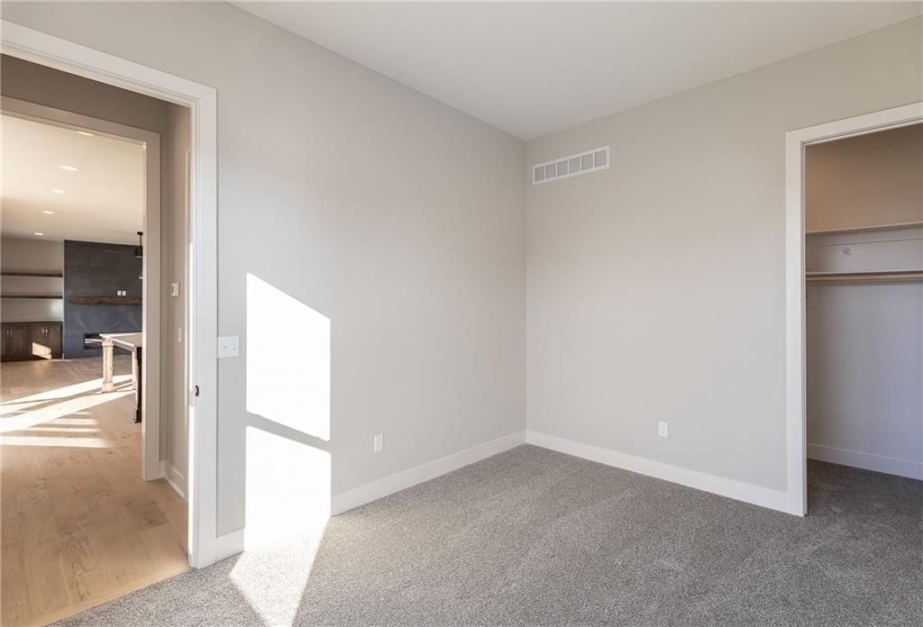 18504 Windsor Street — photo 23