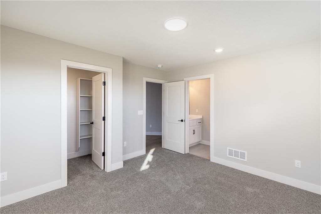 18504 Windsor Street — photo 27