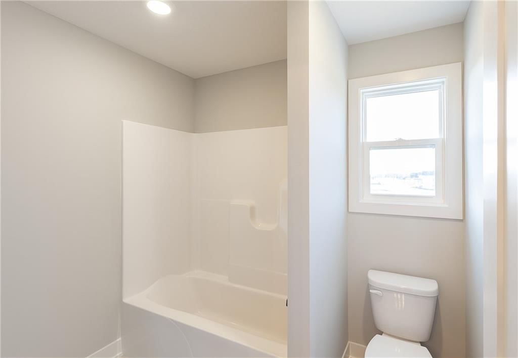 18504 Windsor Street — photo 28