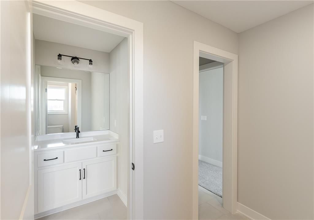 18504 Windsor Street — photo 29