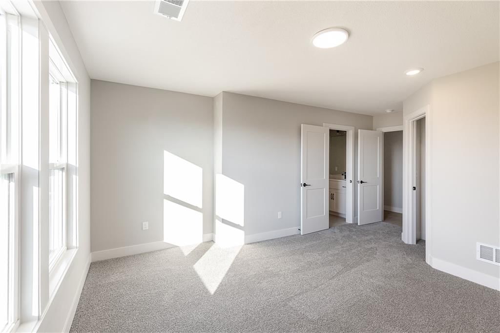 18504 Windsor Street — photo 32