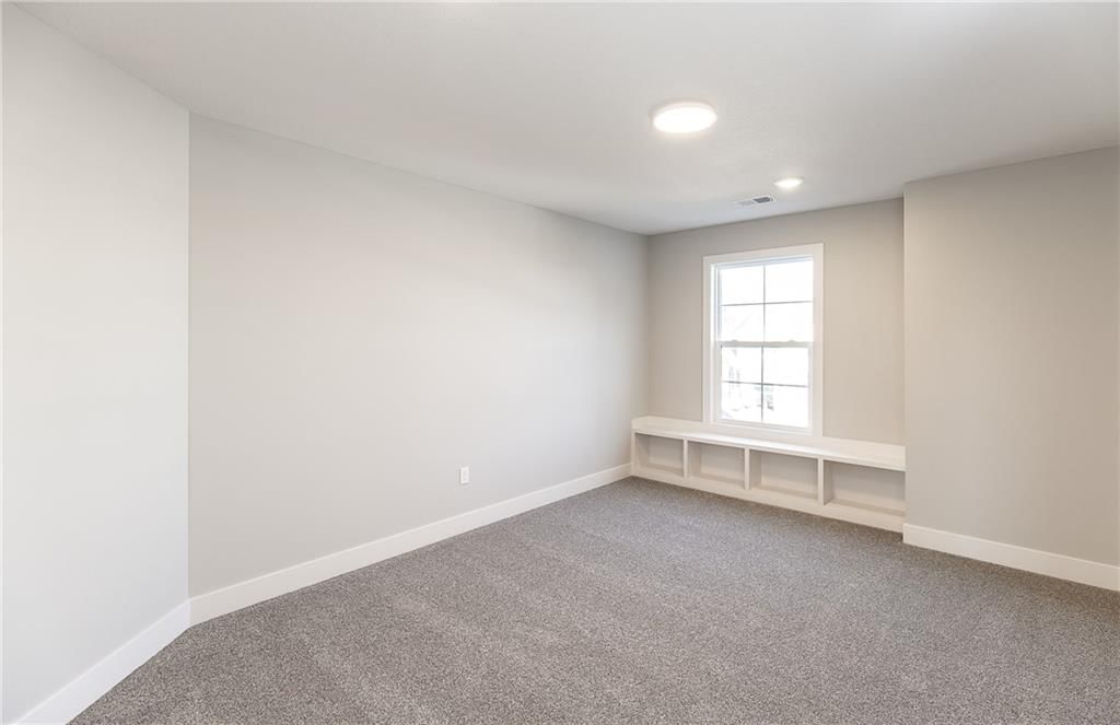 18504 Windsor Street — photo 33