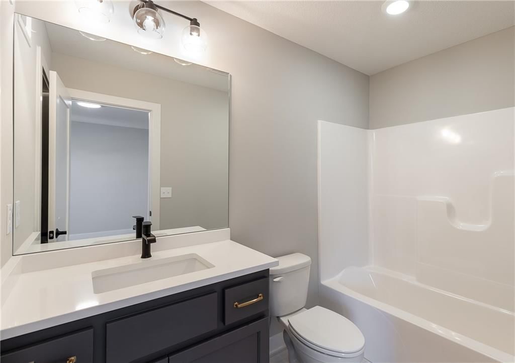 18504 Windsor Street — photo 35