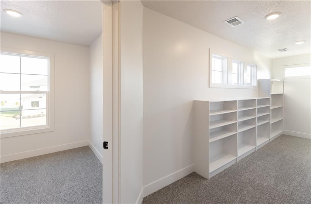 18504 Windsor Street — photo 46