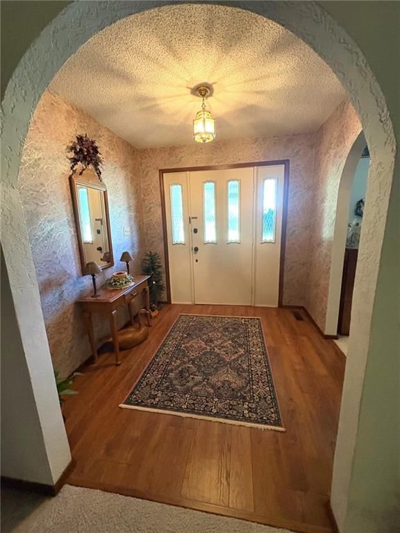 3100 Regency Drive — photo 3