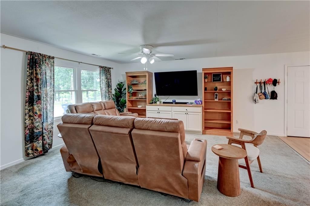 902 Birch Street — photo 8