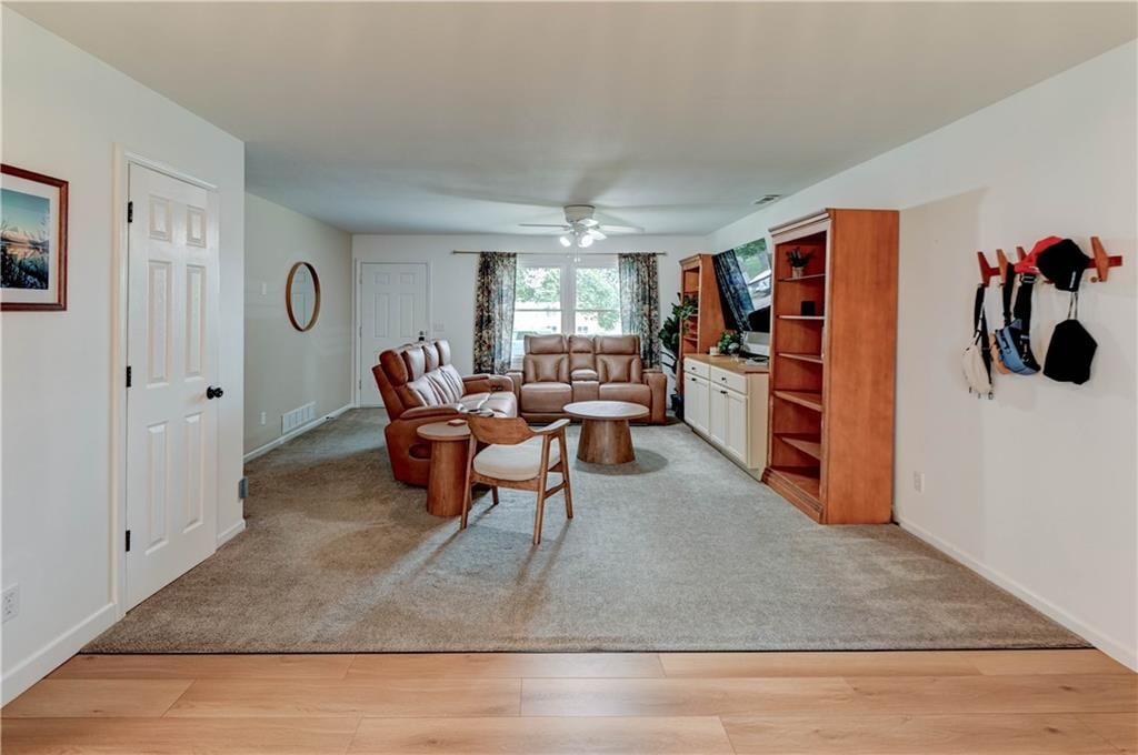 902 Birch Street — photo 9
