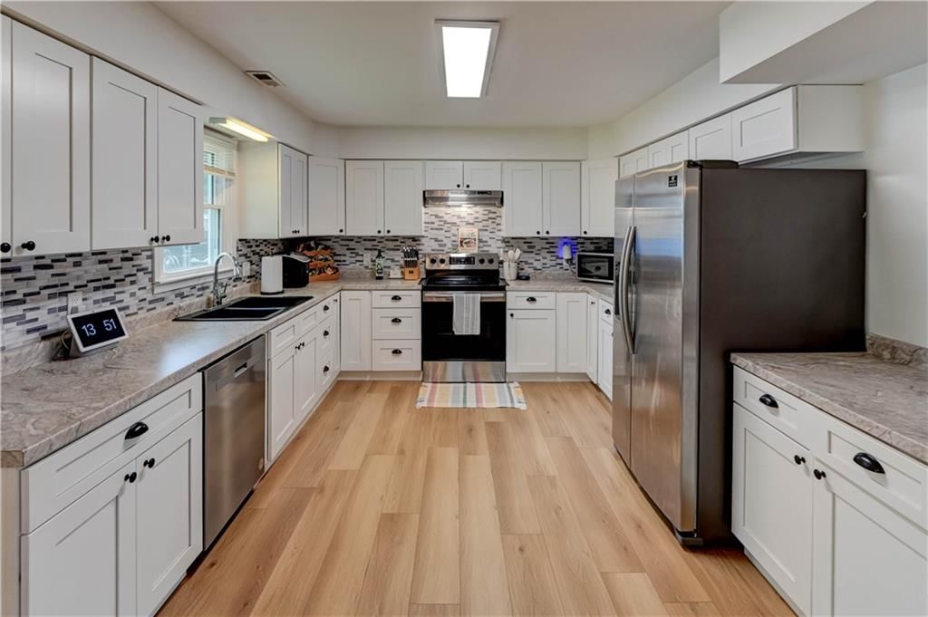 902 Birch Street — photo 11