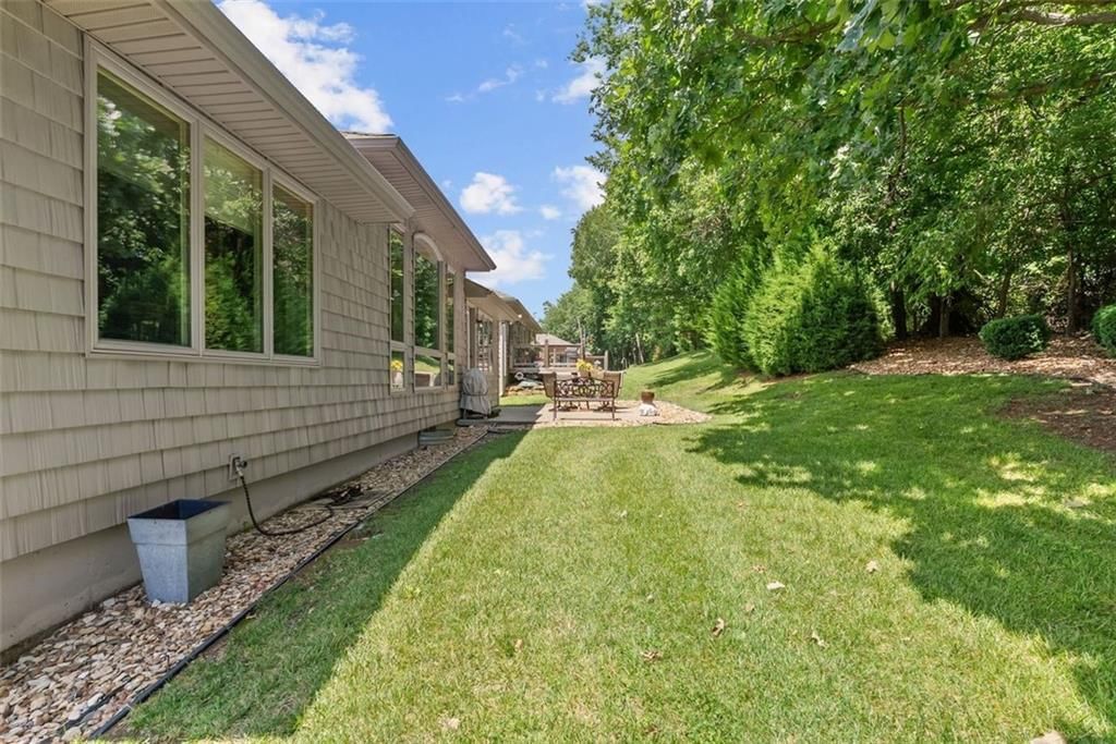 3355 S Wood Avenue — photo 7