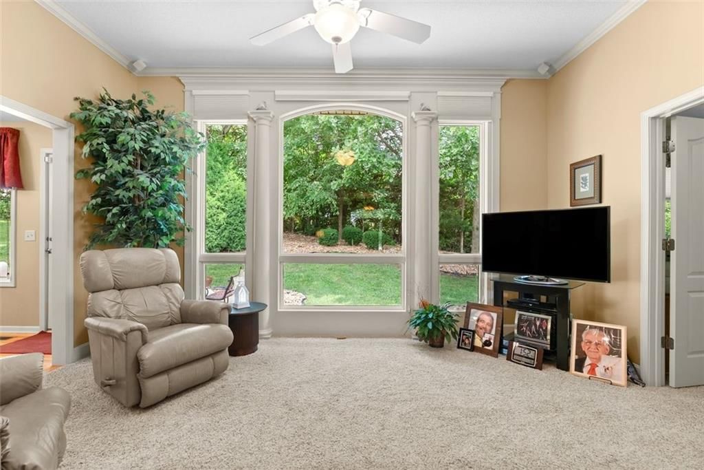 3355 S Wood Avenue — photo 10