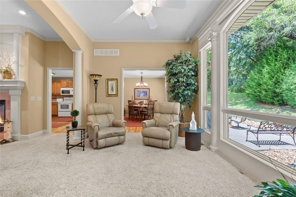 3355 S Wood Avenue — photo 11