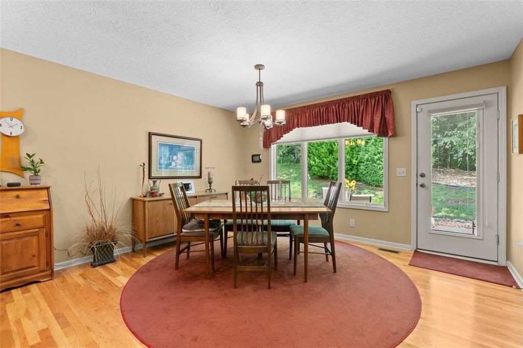 3355 S Wood Avenue — photo 12