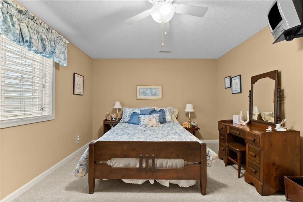 3355 S Wood Avenue — photo 31