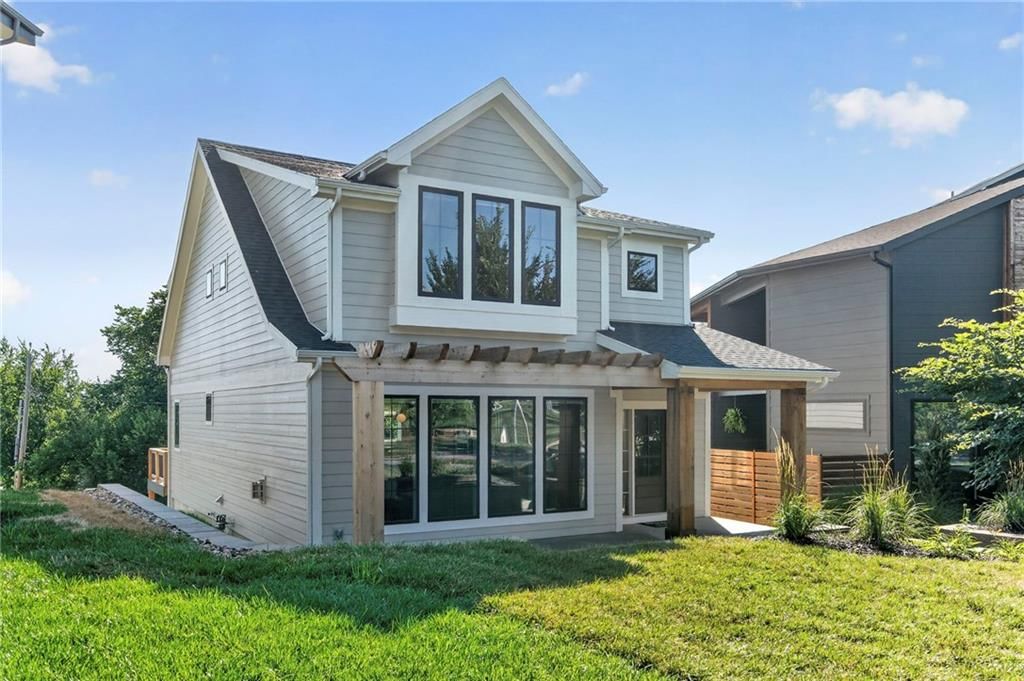 2511 Forest Avenue — photo 3