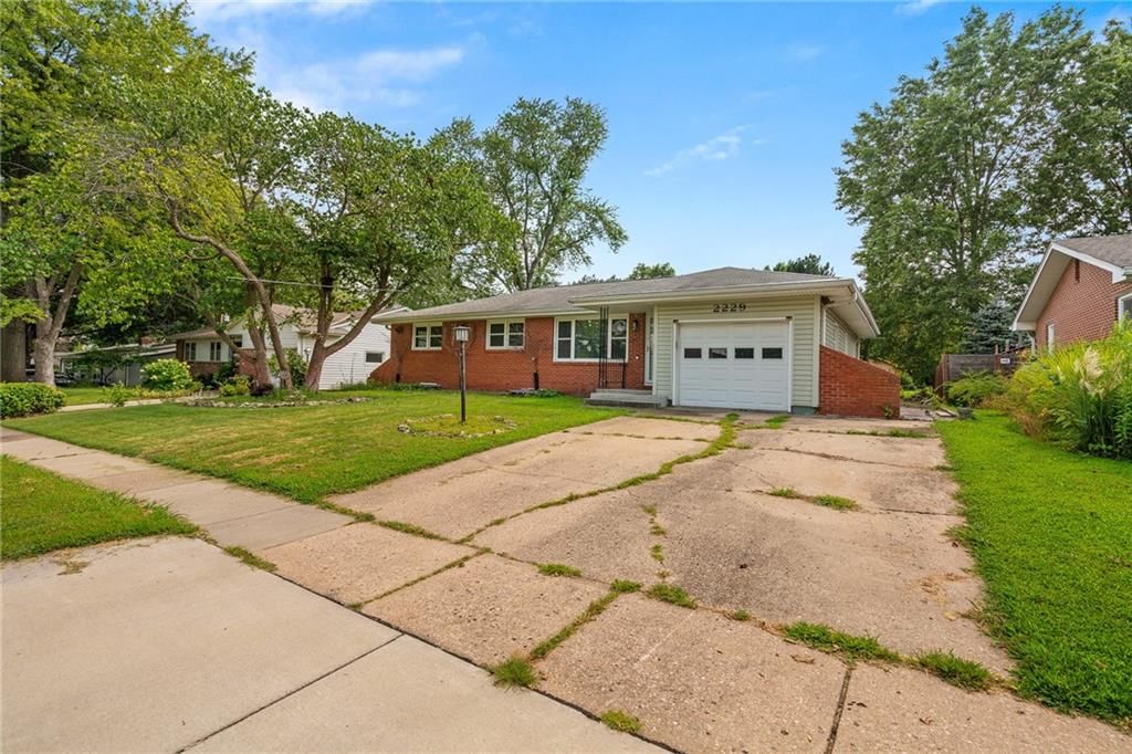 2229 Westchester Road — photo 3