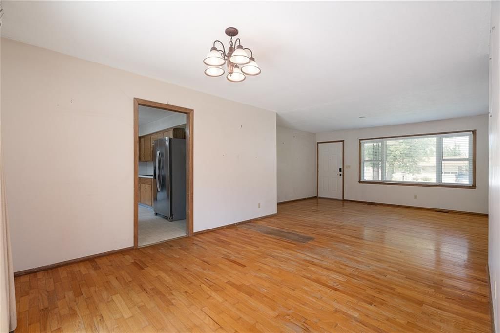 2229 Westchester Road — photo 9