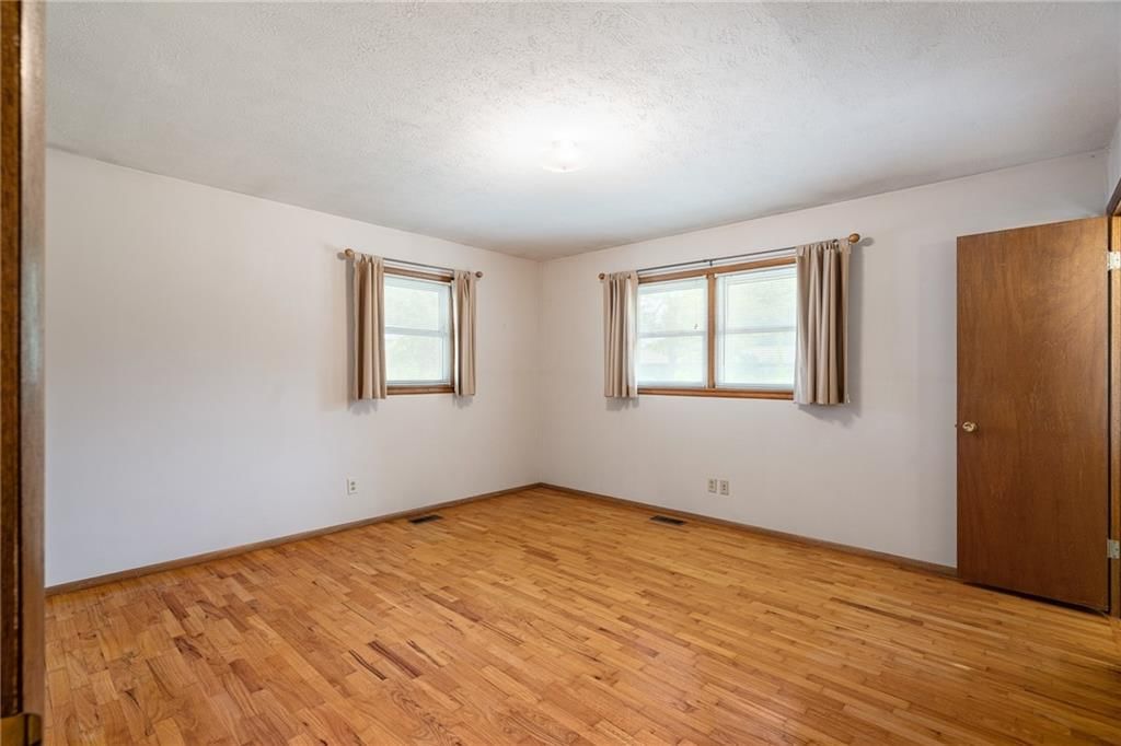 2229 Westchester Road — photo 16