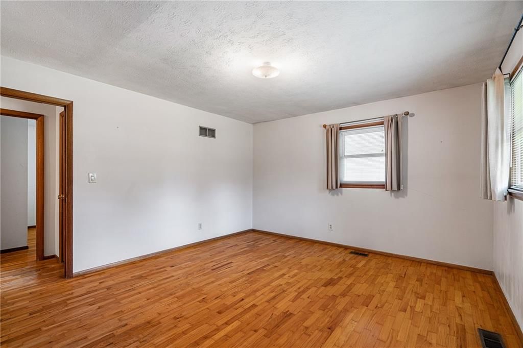 2229 Westchester Road — photo 19