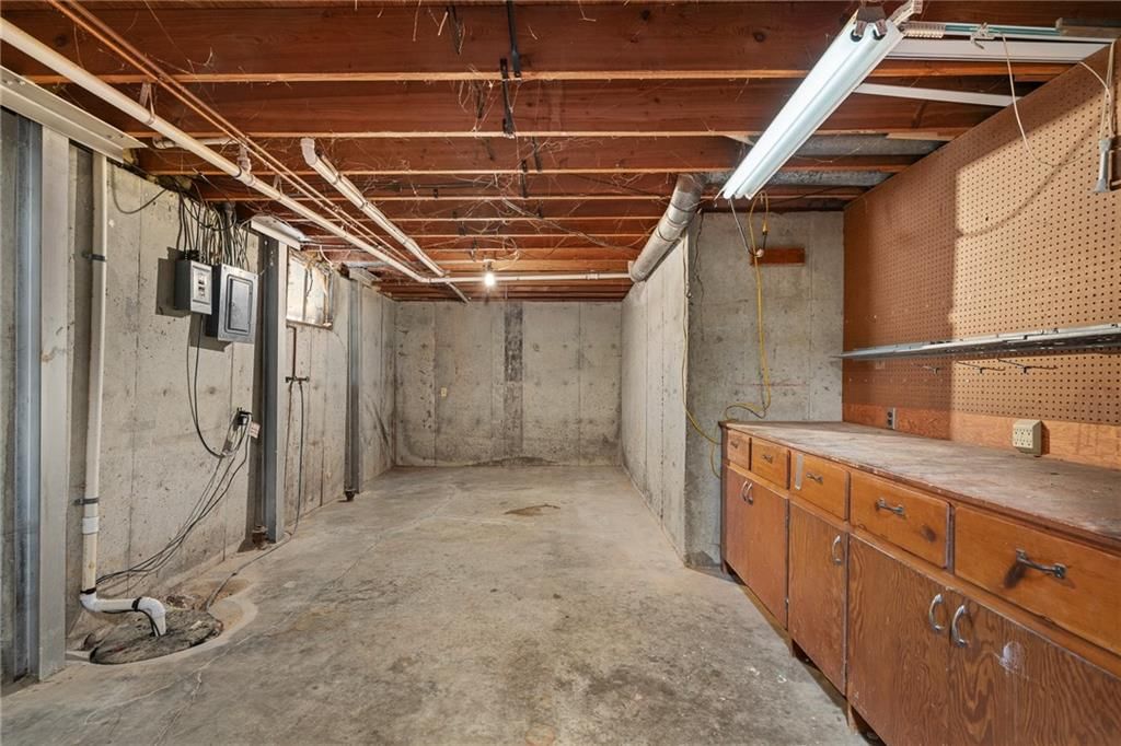2229 Westchester Road — photo 35