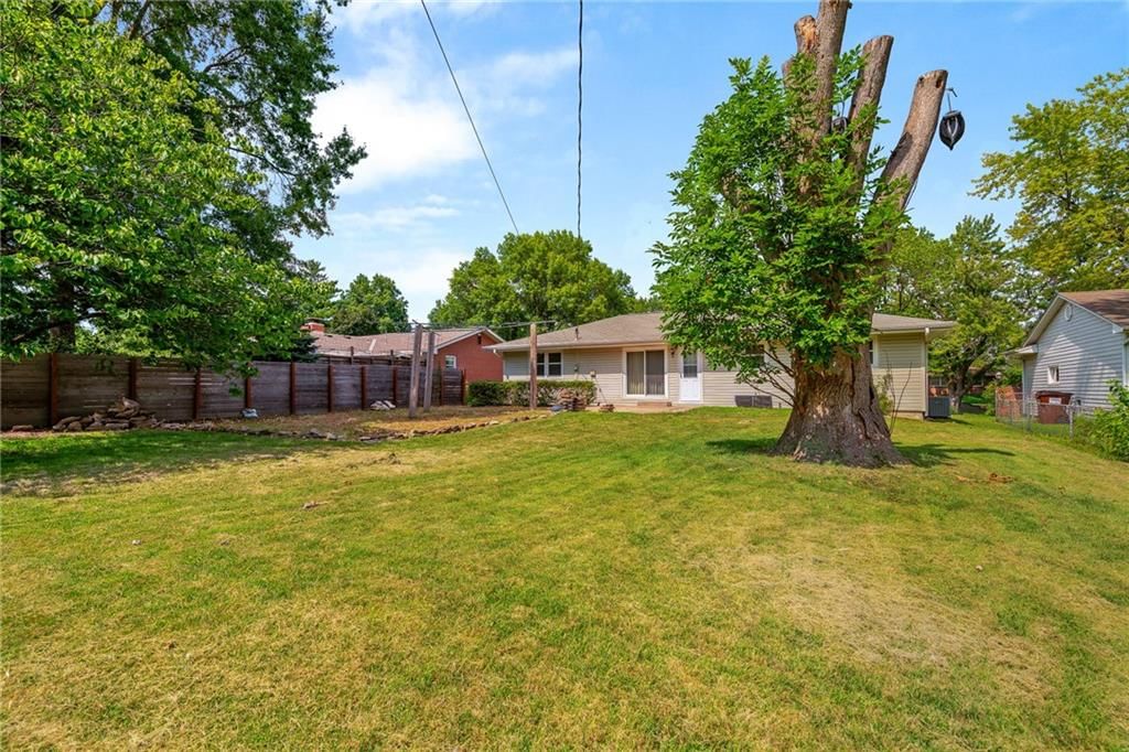 2229 Westchester Road — photo 40