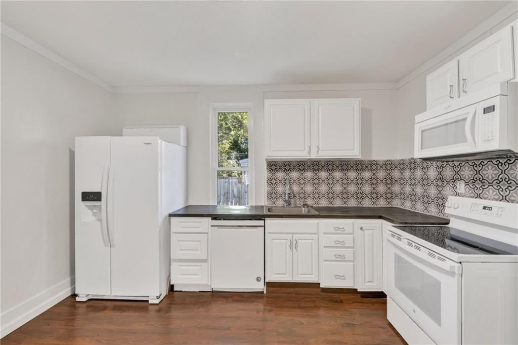 435 Ford Avenue — photo 9