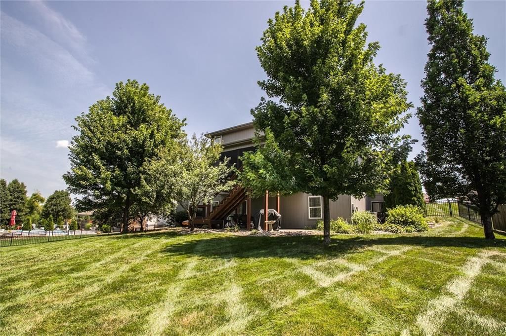 10208 N Farley Avenue — photo 2