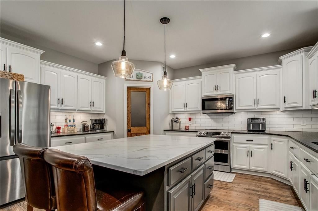 10208 N Farley Avenue — photo 4