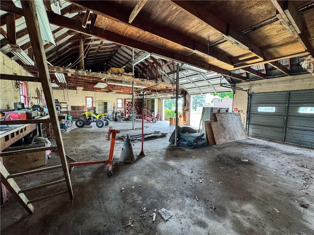 Photo 9 of 44 - 22217 S Victory Road, Spring Hill, KS 66083