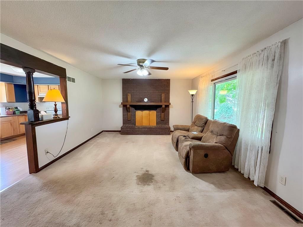 Photo 14 of 44 - 22217 S Victory Road, Spring Hill, KS 66083