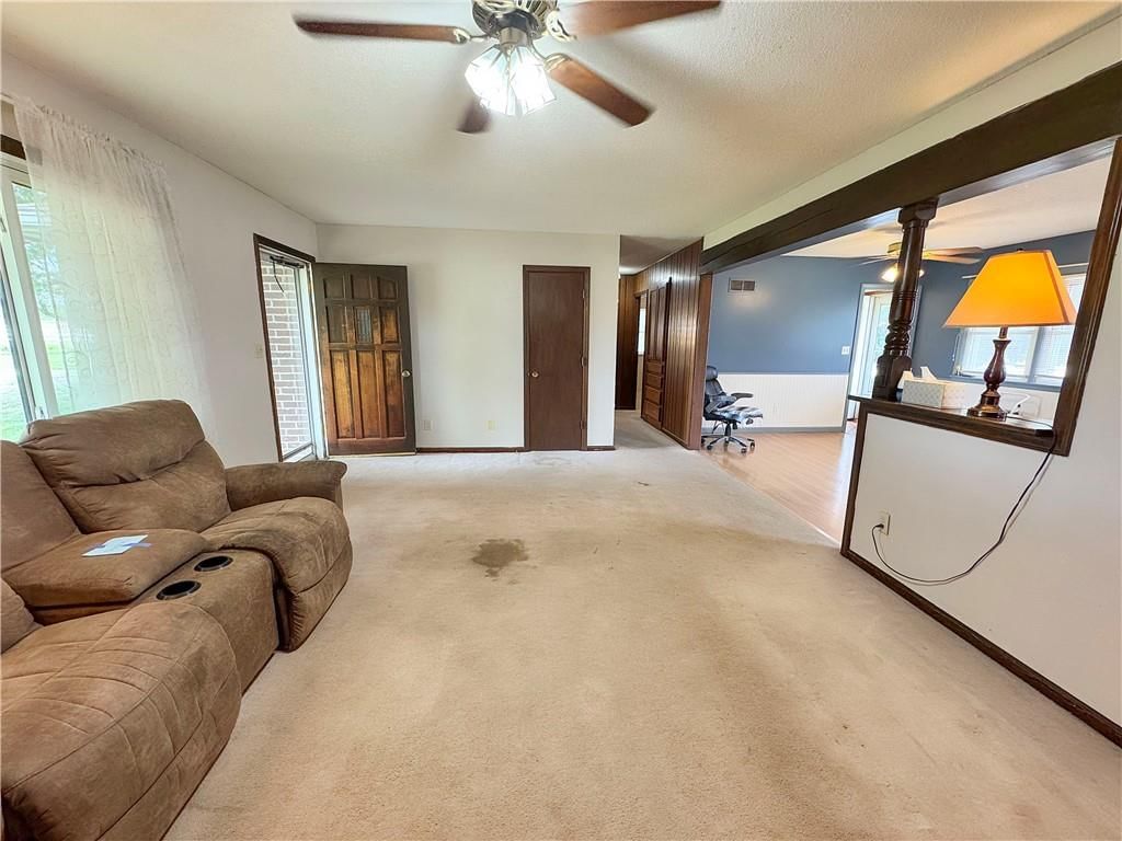 Photo 15 of 44 - 22217 S Victory Road, Spring Hill, KS 66083