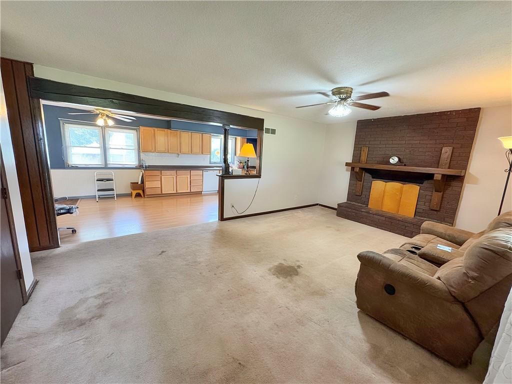 Photo 16 of 44 - 22217 S Victory Road, Spring Hill, KS 66083