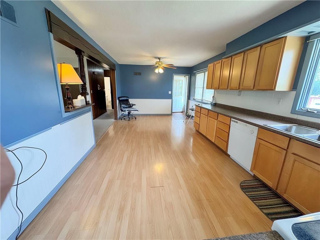 Photo 17 of 44 - 22217 S Victory Road, Spring Hill, KS 66083