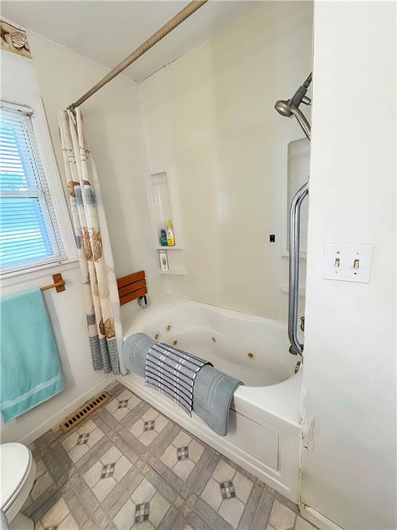 Photo 23 of 44 - 22217 S Victory Road, Spring Hill, KS 66083