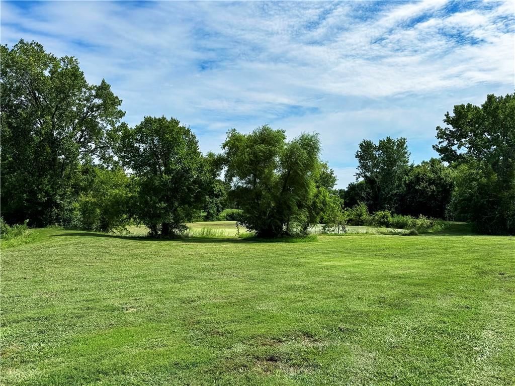 Photo 39 of 44 - 22217 S Victory Road, Spring Hill, KS 66083