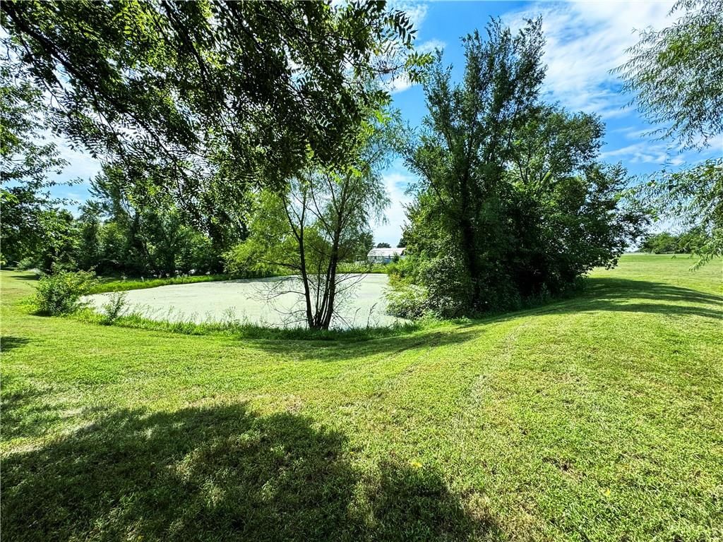 Photo 41 of 44 - 22217 S Victory Road, Spring Hill, KS 66083