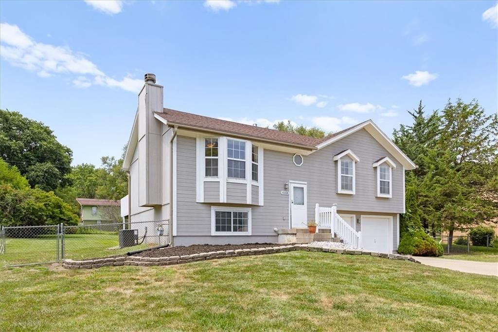 16008 Terry Avenue — photo 2