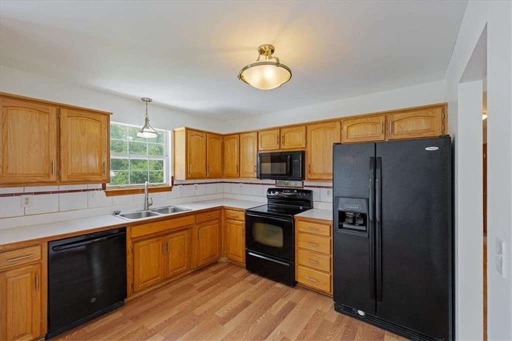 16008 Terry Avenue — photo 9