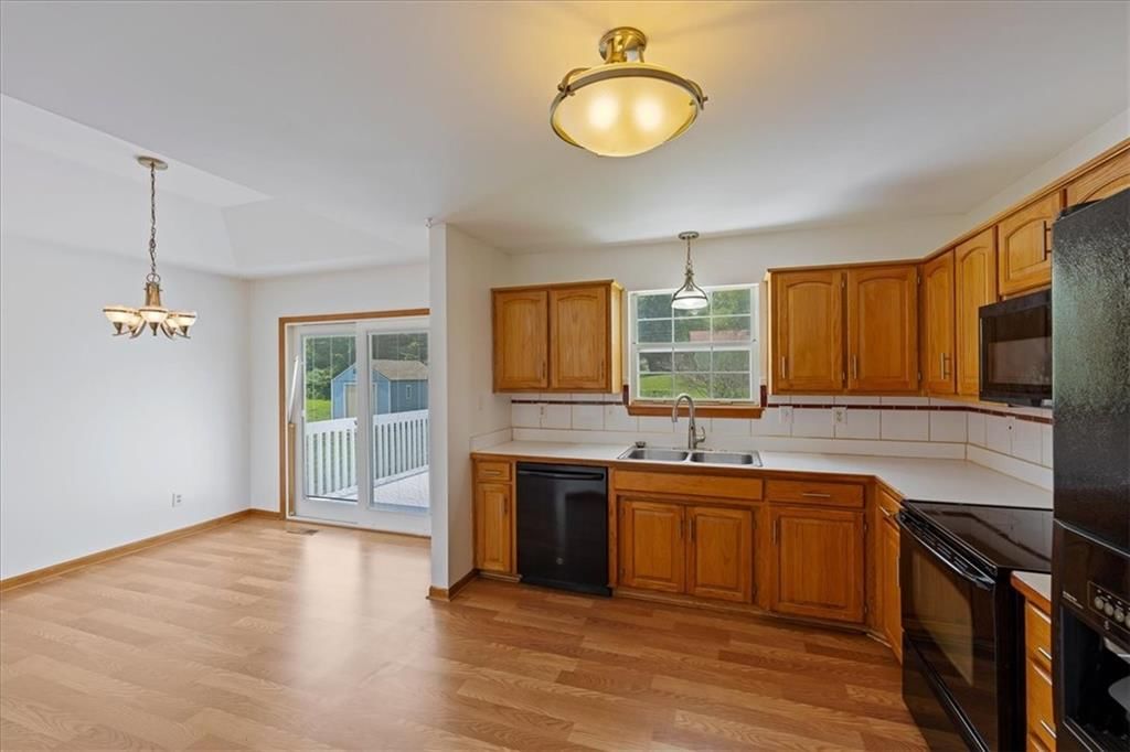 16008 Terry Avenue — photo 10