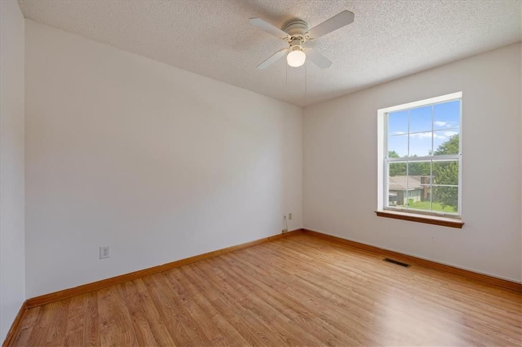 16008 Terry Avenue — photo 18
