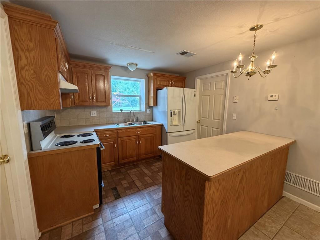 205 N Madison Street — photo 15