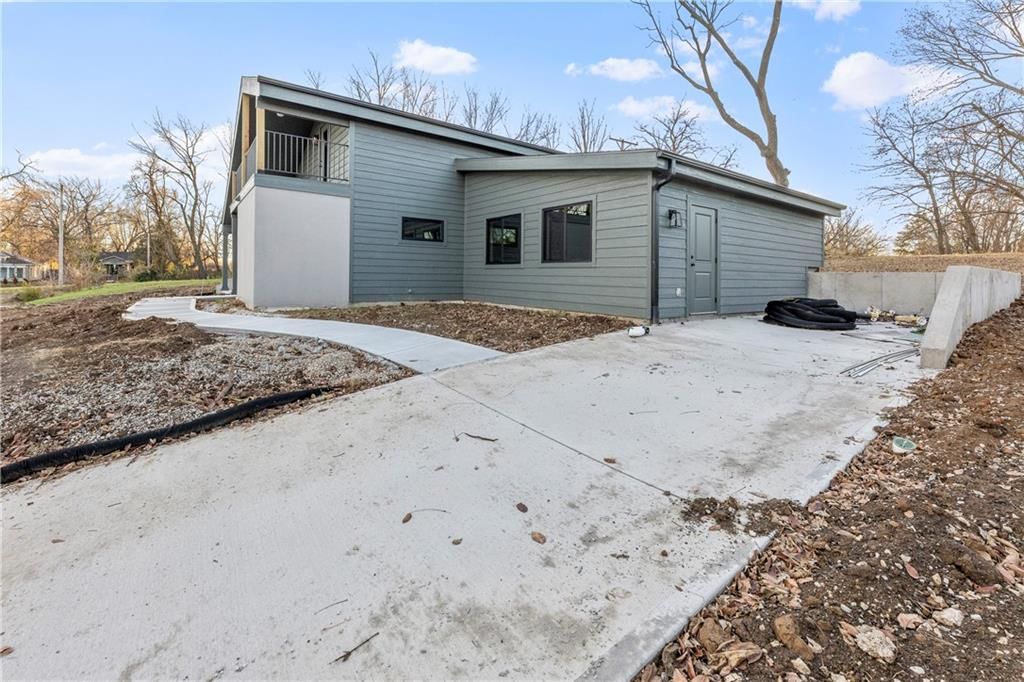 2522 Cissna Street — photo 3
