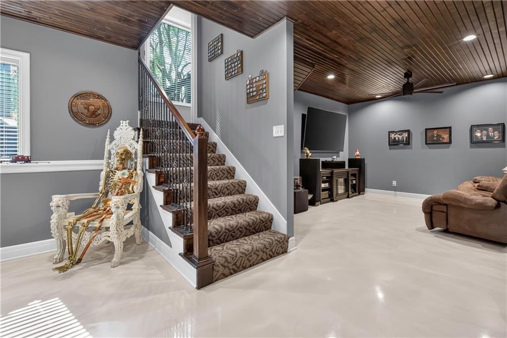 12168 S Valley Road — photo 44