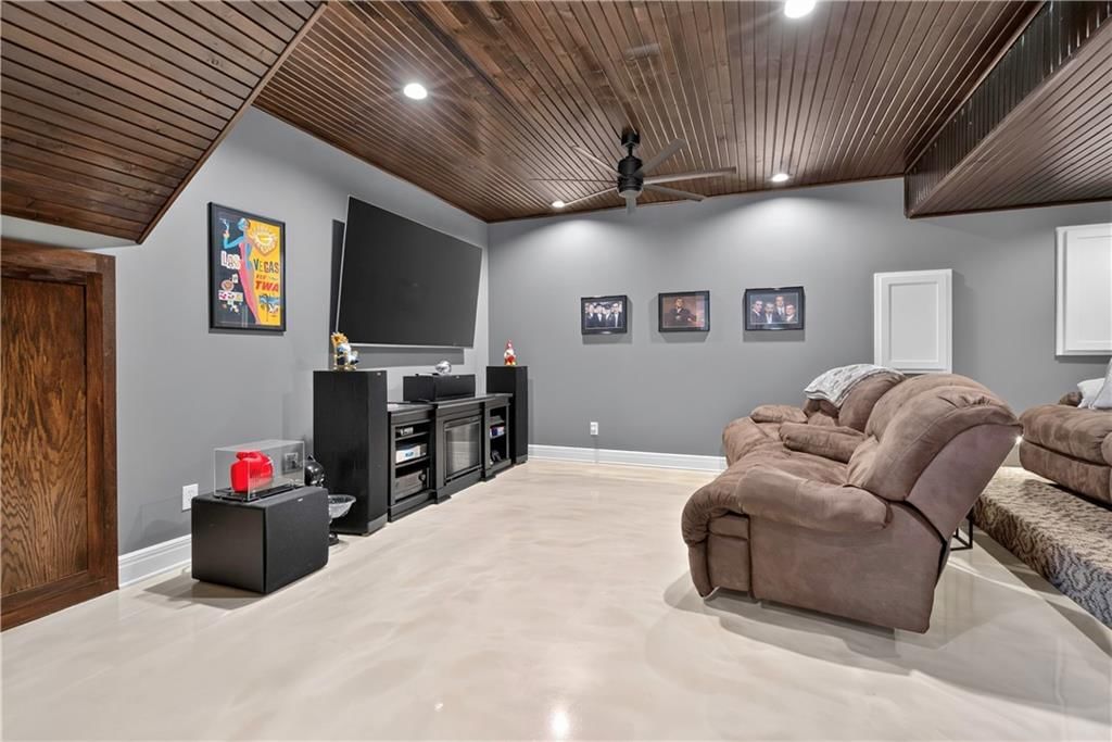 12168 S Valley Road — photo 47