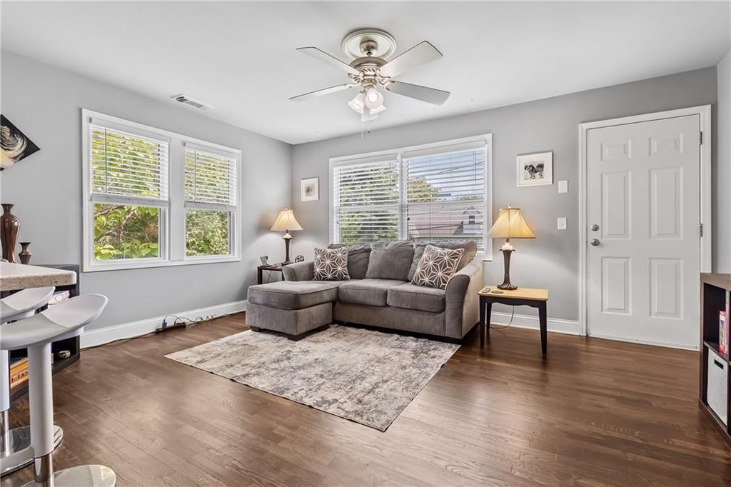 Photo 6 of 38 - 7108 N Kranz Road, Gladstone, MO 64118