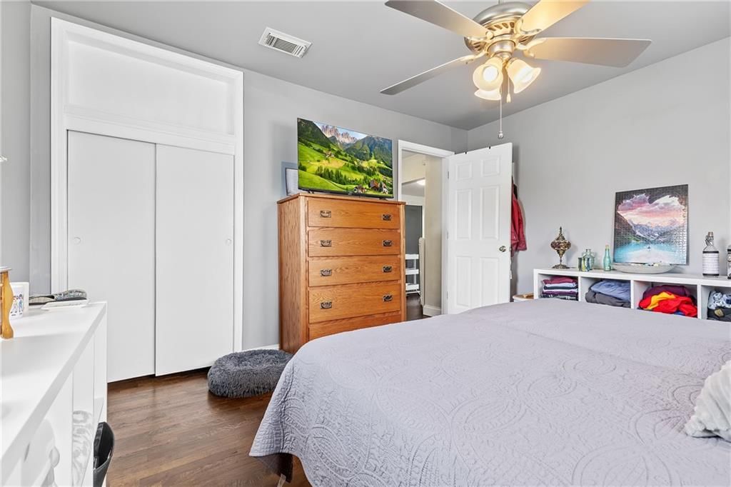 Photo 20 of 38 - 7108 N Kranz Road, Gladstone, MO 64118