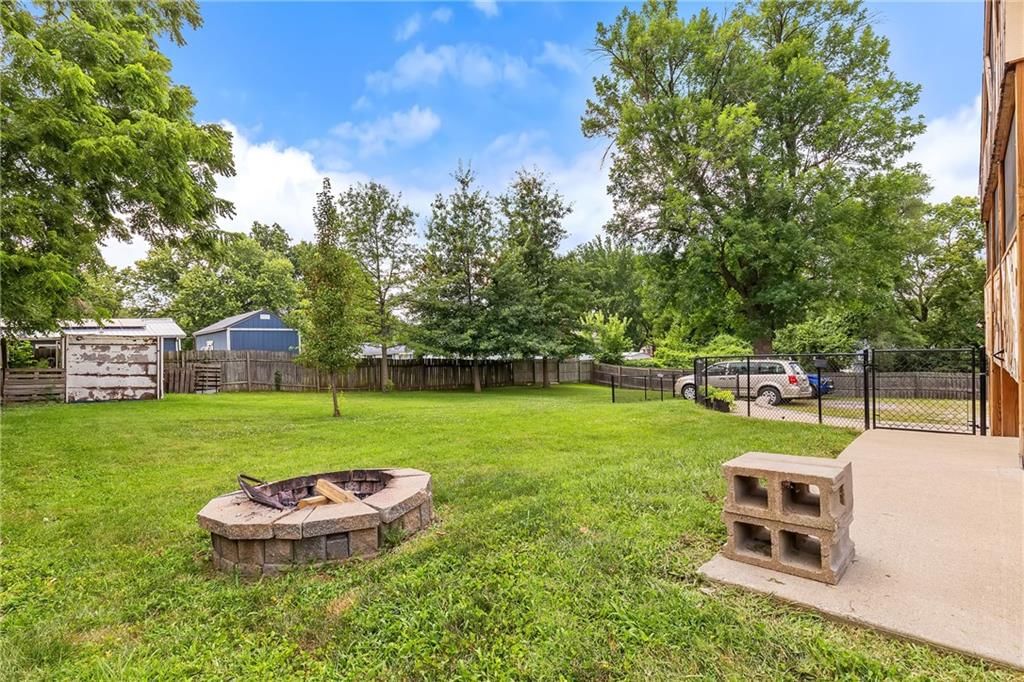 Photo 37 of 38 - 7108 N Kranz Road, Gladstone, MO 64118