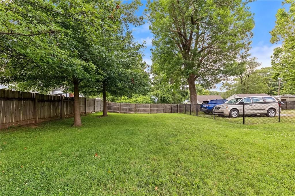 Photo 38 of 38 - 7108 N Kranz Road, Gladstone, MO 64118