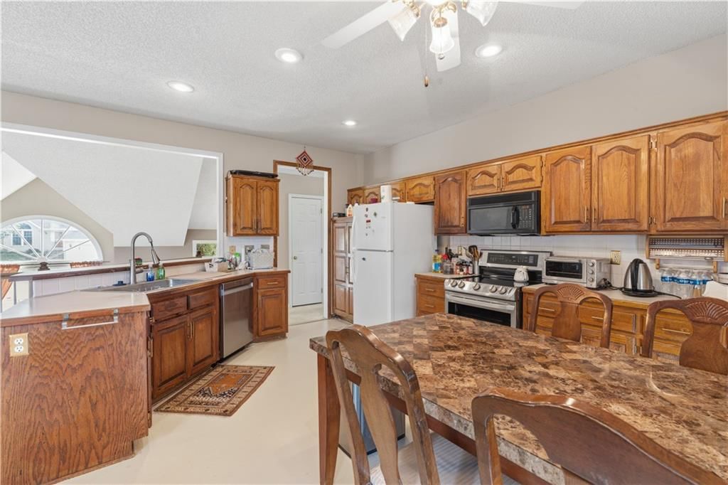 10126 N Highland Terrace — photo 13