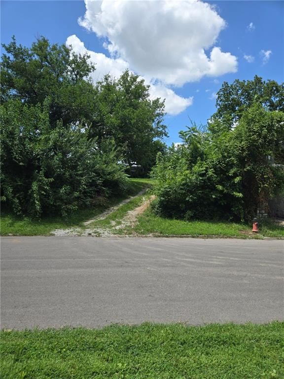 3122 Myrtle Avenue — photo 2